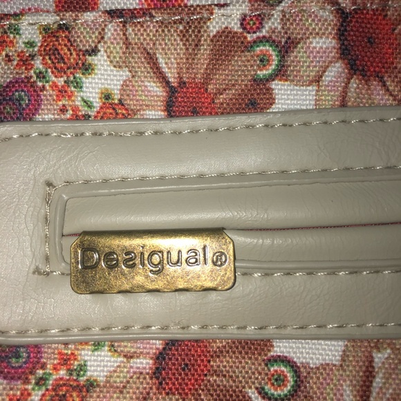 Patterned Purse - Picture 3 of 3